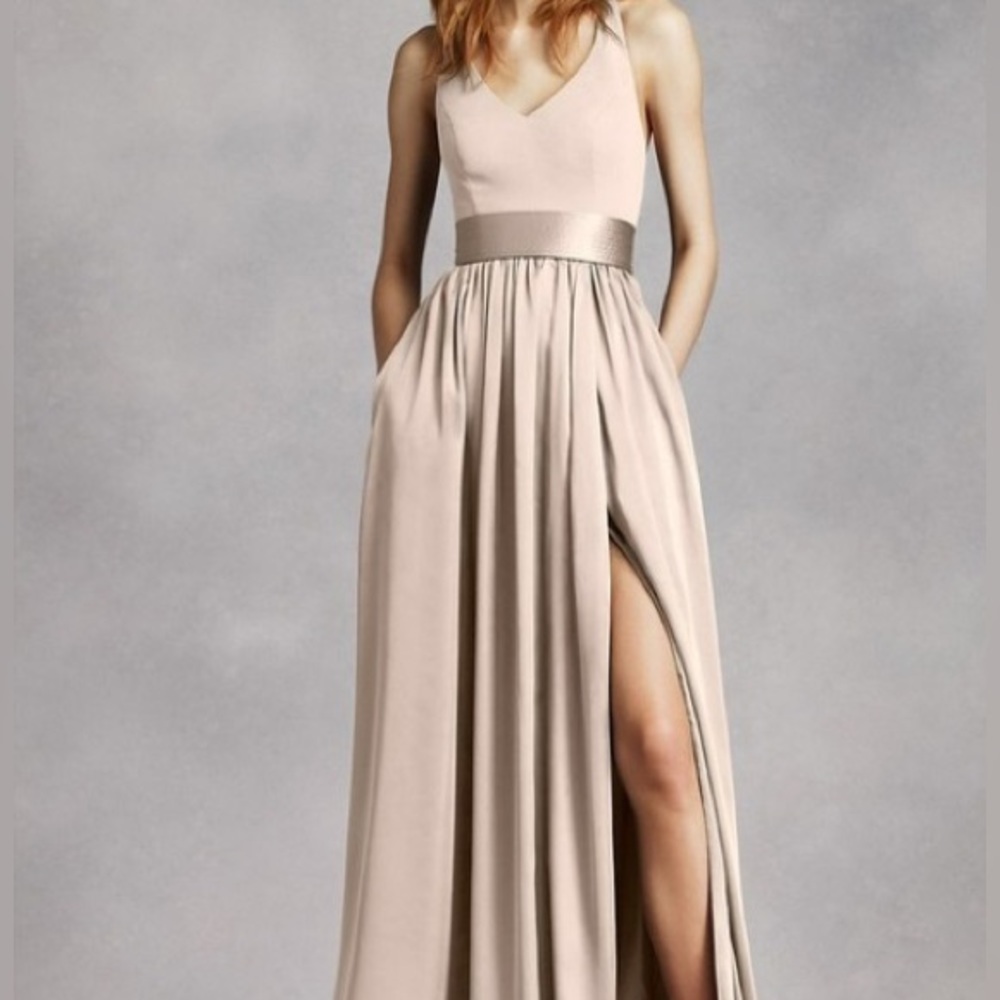 Elegant Vera Wang Gown champagne color w/ bows on back